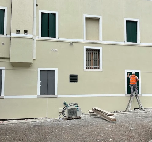 Intervento di restauro su una facciata storica